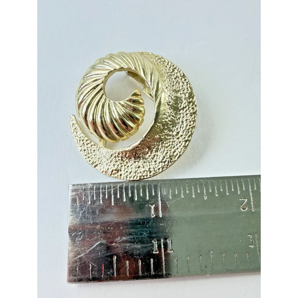 Vintage 1950s Mid Century Modern Gold Tone Swirl Spiral Brooch Abstract MCM Pin